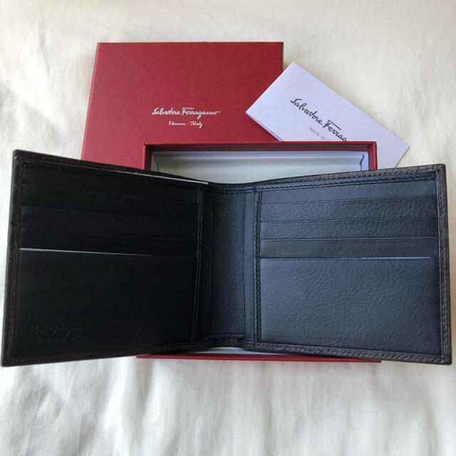 Salvatore Ferragamo(サルヴァトーレフェラガモ)のフェラガモ (FERRAGAMO) 二つ折り財布 ブラウン メンズのファッション小物(折り財布)の商品写真