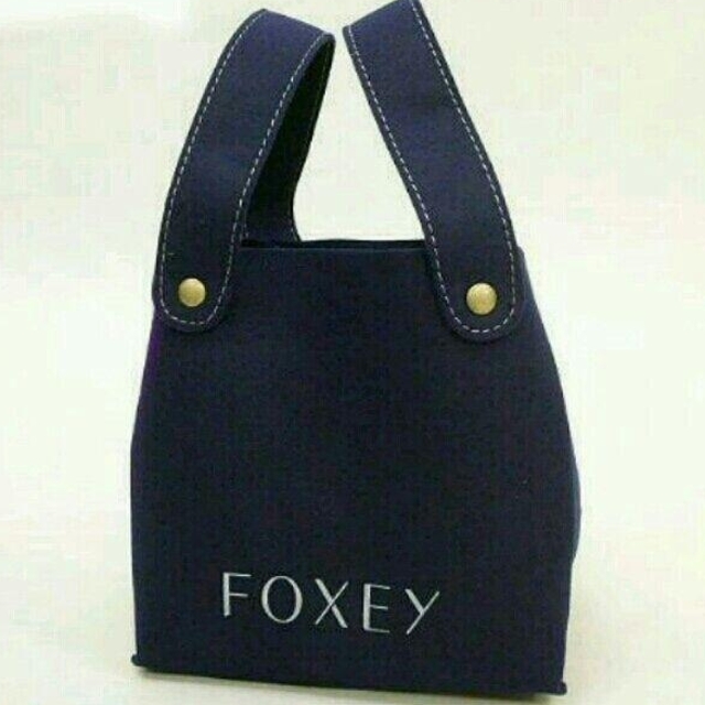 FOXEY(フォクシー)のFOXEY フォクシー 人気ノベルティ　フェルトバッグ　 ネイビー  レディースのバッグ(ハンドバッグ)の商品写真