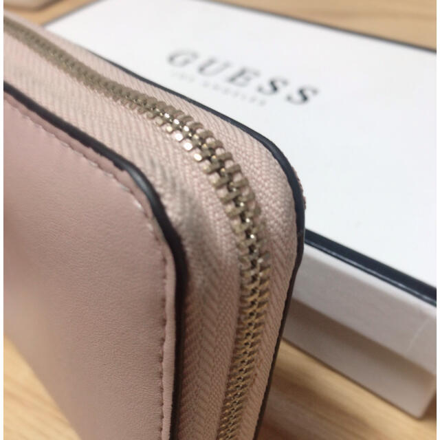 GUESS(ゲス)のGUESS長財布 レディースのファッション小物(財布)の商品写真