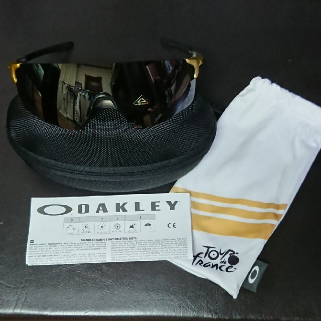 OAKLEY EVZERO BLADES　オークリーサングラス