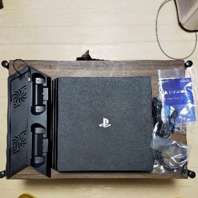 【美品】　PS4　Pro　CUH7200　ブラック　1TB