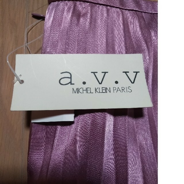 a.v.v(アーヴェヴェ)の新品　a.v.v　アーヴェヴェ　プリーツスカート　40 L　光沢　ピンク　#春 レディースのスカート(ひざ丈スカート)の商品写真