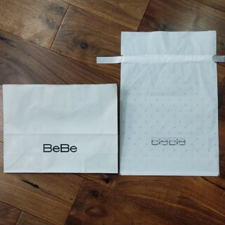 ベベ(BeBe)のBeBe紙袋セット(ショップ袋)