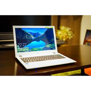 エイサー(Acer)のacer E5-573-A34D/W 初めてのパソコンに♪お洒落で可愛いデザイン(ノートPC)