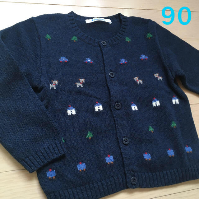 familiar(ファミリア)の取引中　ファミリア　ニットカーディガン　90 キッズ/ベビー/マタニティのキッズ服男の子用(90cm~)(カーディガン)の商品写真