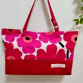 マリメッコ(marimekko)のボックスティッシュケース レッド (2月28日までの販売)(ティッシュボックス)