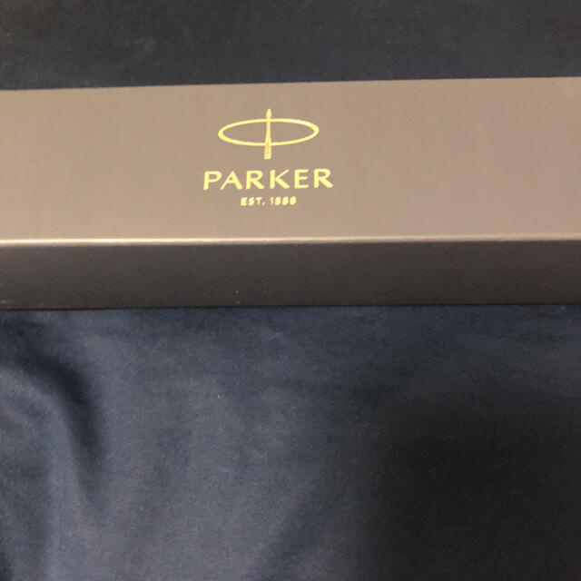 Parker(パーカー)のPARKER ボールペン 新品　IM ブラッシュド　メタル　GT BP 袋付き インテリア/住まい/日用品の文房具(ペン/マーカー)の商品写真