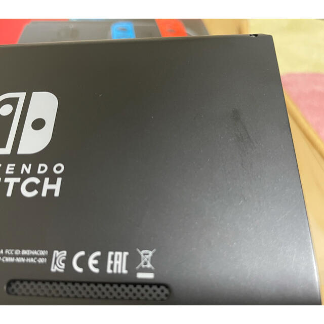 Nintendo Switch ネオンブルー/レッド 新型 3