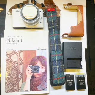 ニコン(Nikon)のNikon 1 J1 ミラーレス一眼カメラ(ミラーレス一眼)