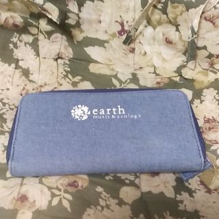 アースミュージックアンドエコロジー(earth music & ecology)のearth長財布(財布)