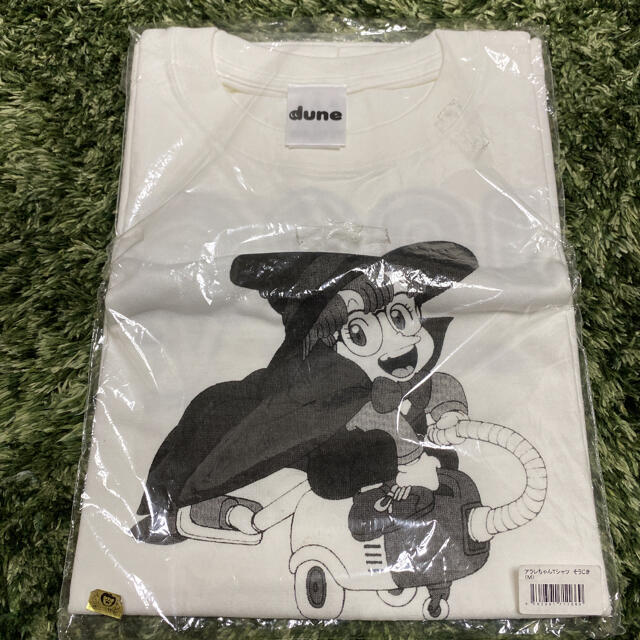 【ささ様専用】レアT dune アラレちゃん Tシャツ　そうじき Mサイズ エンタメ/ホビーのアニメグッズ(その他)の商品写真