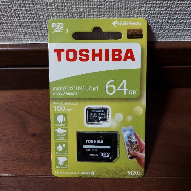 東芝(トウシバ)の★アダプタ付き★マイクロSDカード★東芝★microSD 64GB★ スマホ/家電/カメラのスマートフォン/携帯電話(その他)の商品写真