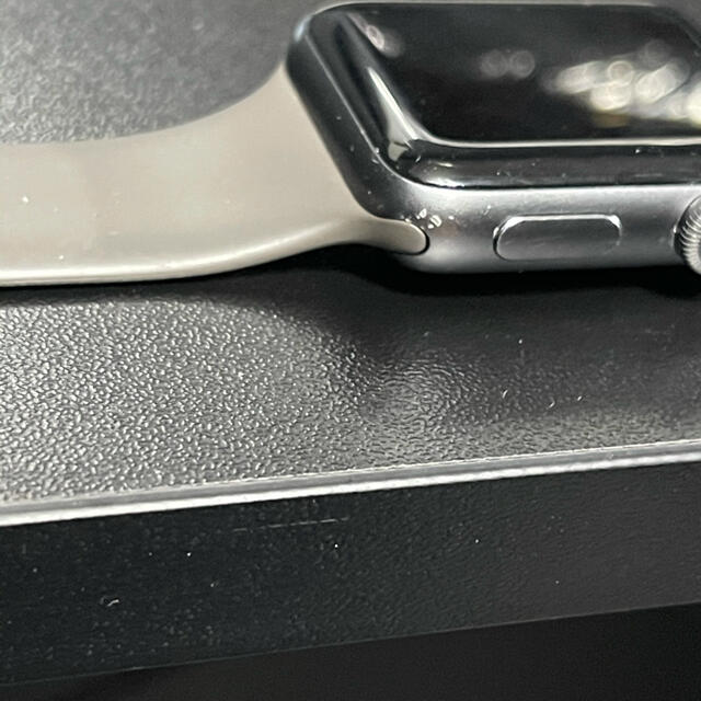 Apple(アップル)のApple Watch series3 42mm スペースグレイ色 メンズの時計(腕時計(デジタル))の商品写真