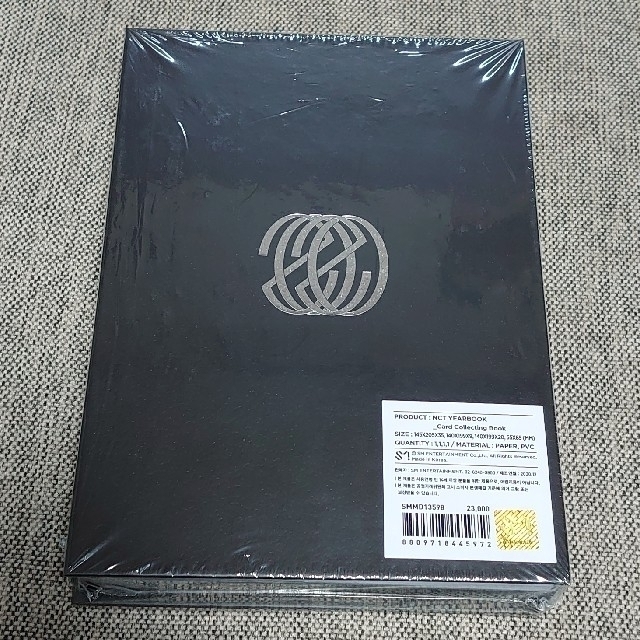 ヘンドリー イヤーブック コレクトブック トレカ＋本体 エンタメ/ホビーのCD(K-POP/アジア)の商品写真