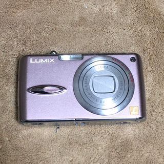 パナソニック(Panasonic)のPanasonicデジカメ　LUMIX  DMC-FX01(コンパクトデジタルカメラ)