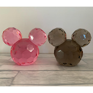 ミッキーマウス(ミッキーマウス)のクリスタル フィギュア ミッキー型　2個セット　新品(アニメ/ゲーム)