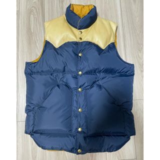 ロッキーマウンテンフェザーベッド(Rocky Mountain Featherbed)のrocky  mountain down vest 40 navy  ダウン(ダウンベスト)