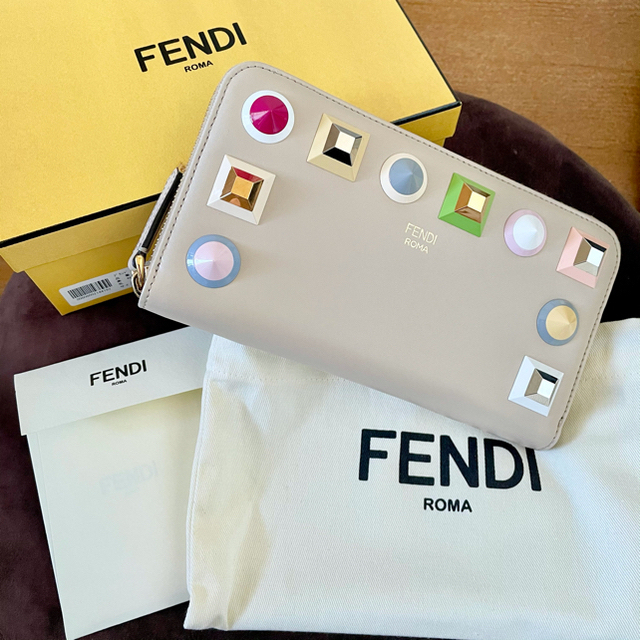 【新品・未使用】フェンディFENDI 長財布 レインボー マルチスタッズ