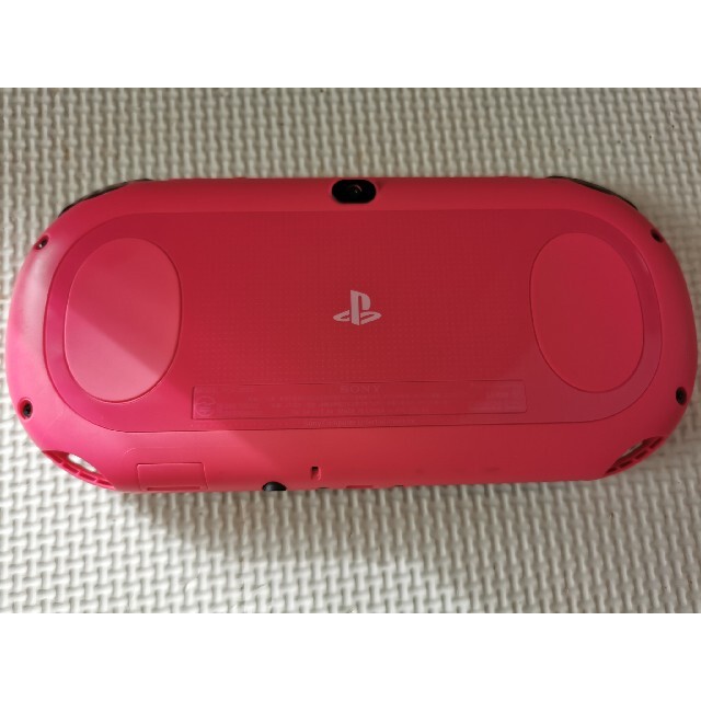 PlayStation Vita(プレイステーションヴィータ)のvita 本体　2000 エンタメ/ホビーのゲームソフト/ゲーム機本体(携帯用ゲーム機本体)の商品写真