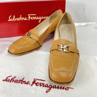 サルヴァトーレフェラガモ(Salvatore Ferragamo)の専用【美品】フェラガモ ガンチーニ レザー ローヒール パンプス 8D(ハイヒール/パンプス)