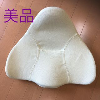 美品　馬具マットプレミアム　　骨盤矯正(座椅子)