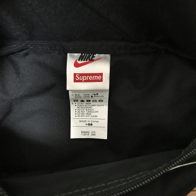 Supreme(シュプリーム)のsupreme nike 19ss ショルダーバック　シュプリーム メンズのバッグ(ショルダーバッグ)の商品写真