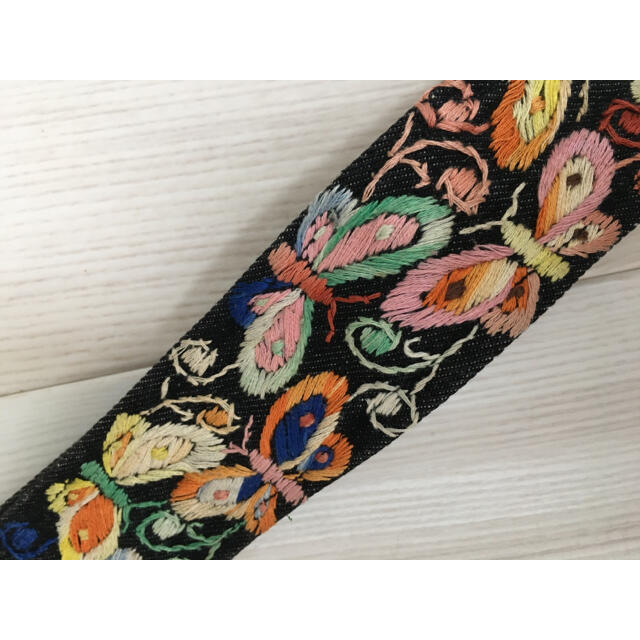 ナオコウシロ　蝶刺繍ベルト　ちょうちょ レディースのファッション小物(ベルト)の商品写真
