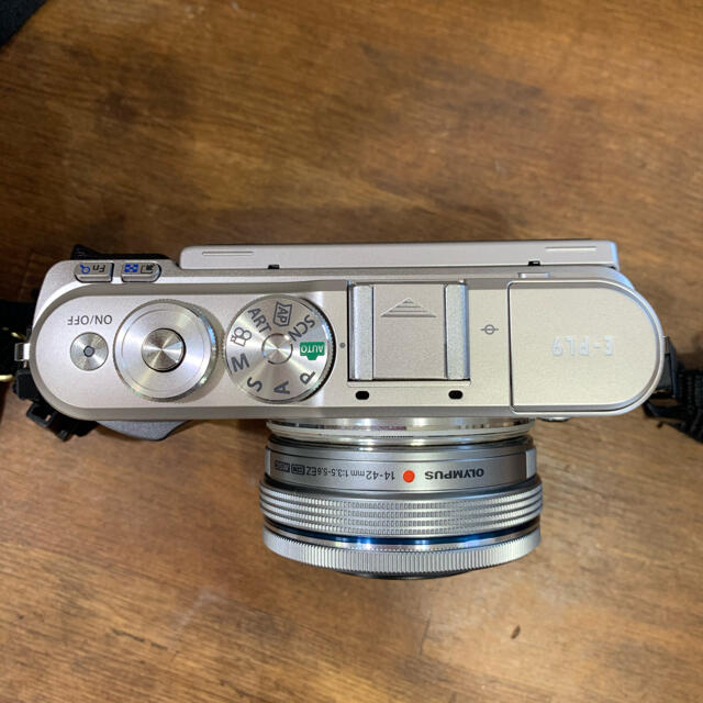 レンズ付きOLYMPUS ミラーレス一眼 E-PL9 BLACK レンズ付きOLYMPUS ミラーレス一眼 E-PL9 BLACK