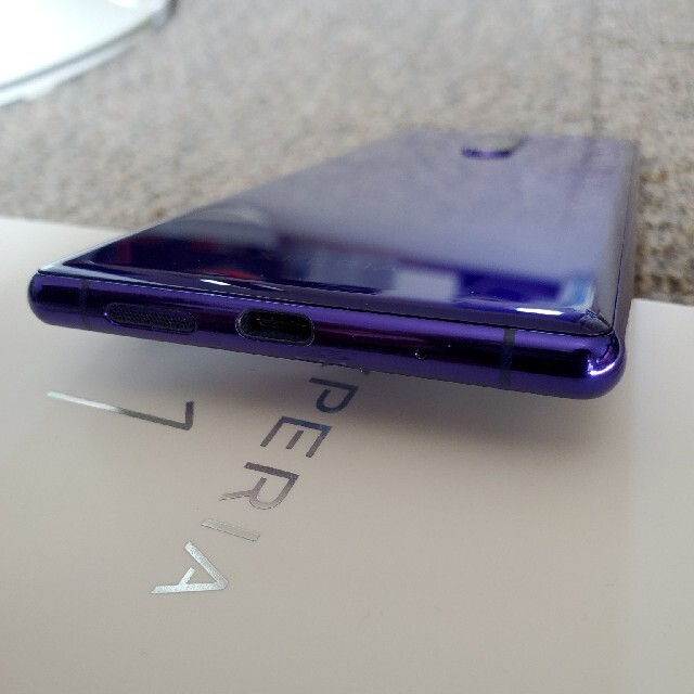 Xperia(エクスペリア)のXperia 1 Purple 64 GB Softbank SIMロック解除済 スマホ/家電/カメラのスマートフォン/携帯電話(スマートフォン本体)の商品写真