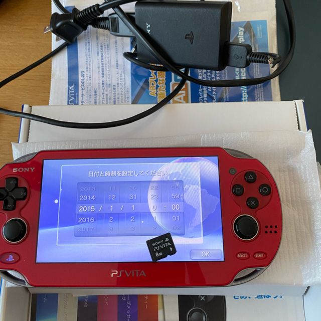 PlayStation Vita(プレイステーションヴィータ)のpsvita 本体 レッド エンタメ/ホビーのゲームソフト/ゲーム機本体(携帯用ゲーム機本体)の商品写真