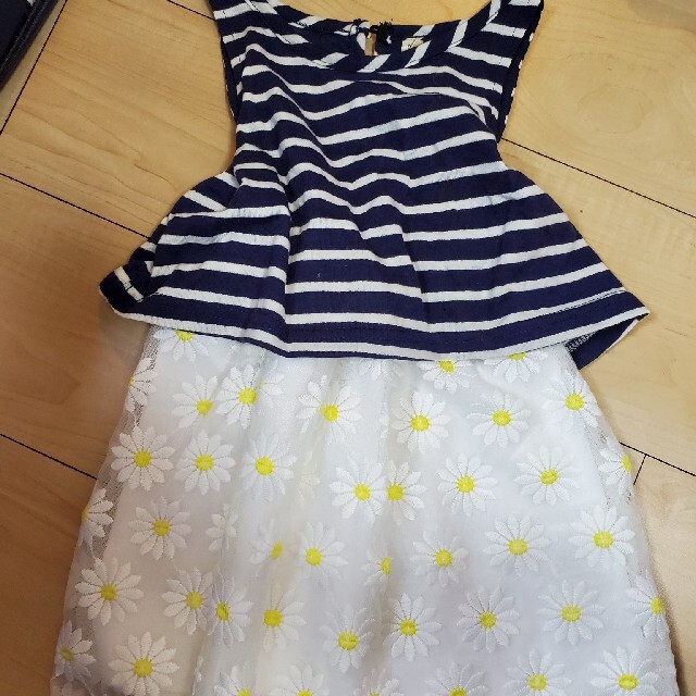 花柄ワンピース キッズ/ベビー/マタニティのキッズ服女の子用(90cm~)(ワンピース)の商品写真