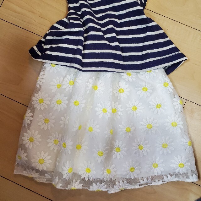 花柄ワンピース キッズ/ベビー/マタニティのキッズ服女の子用(90cm~)(ワンピース)の商品写真