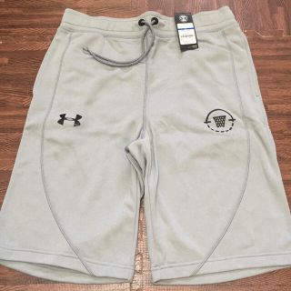 アンダーアーマー(UNDER ARMOUR)の☆新品未使用☆アンダーアーマー トレーニングハーフパンツ1331560サイズXL(ショートパンツ)