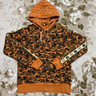 アベイシングエイプ(A BATHING APE)のAPE BAPE MCM KAWS CAMO 迷彩　パーカー　シャーク　XL(パーカー)