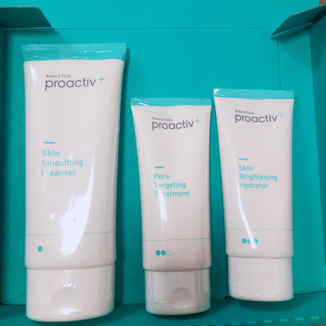 proactiv(プロアクティブ)の【最値引】新品　プロアクティブ　3点セット　90日分 コスメ/美容のスキンケア/基礎化粧品(化粧水/ローション)の商品写真