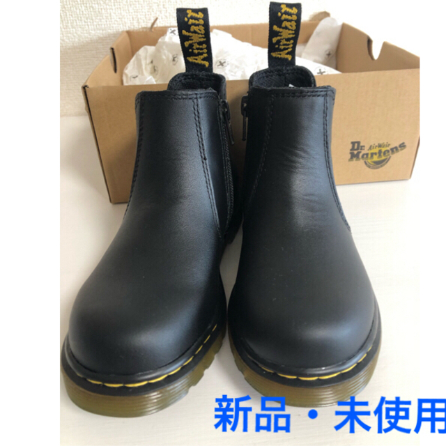 Dr.Martens(ドクターマーチン)の【新品・未使用】ドクターマーチン　キッズ　本革チェルシーブーツ　 キッズ/ベビー/マタニティのキッズ靴/シューズ(15cm~)(ブーツ)の商品写真