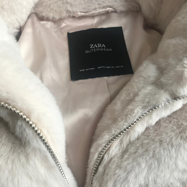 ZARA(ザラ)のZARA テクスチャー入りパフジャケット レディースのジャケット/アウター(その他)の商品写真