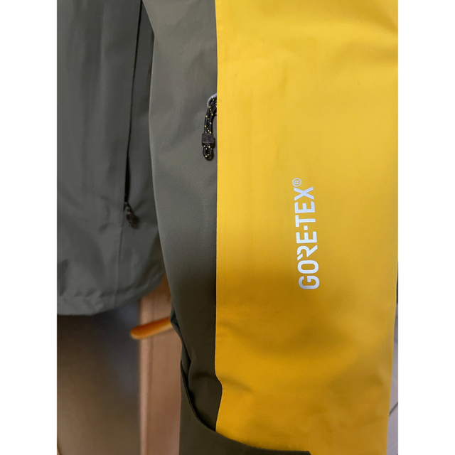 QUIKSILVER(クイックシルバー)のGORE-TEX QUIKSILVER メンズウエア 上下セット   スポーツ/アウトドアのスノーボード(ウエア/装備)の商品写真