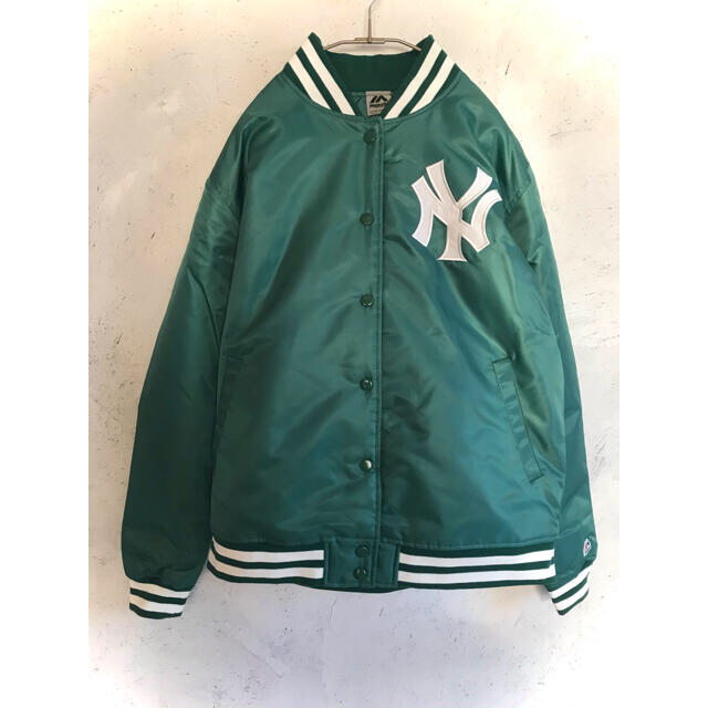 Majestic(マジェスティック)の【新品】Majestic YANKEES XLサイズ 緑 スタジャン ヤンキース レディースのジャケット/アウター(スタジャン)の商品写真