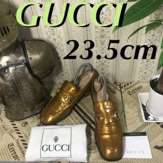 グッチ(Gucci)の【美品】GUCCI  Vintage ゴールドカラーローファー エナメル (ローファー/革靴)