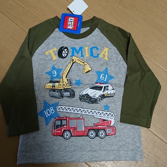 Takara Tomy(タカラトミー)の男の子 ロンT トミカ Tシャツ セット キッズ/ベビー/マタニティのキッズ服男の子用(90cm~)(Tシャツ/カットソー)の商品写真