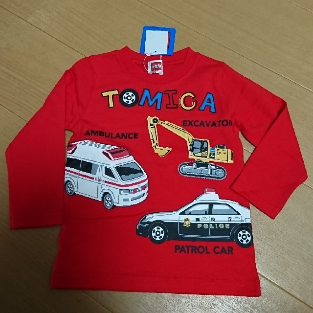 Takara Tomy(タカラトミー)の男の子 ロンT トミカ Tシャツ セット キッズ/ベビー/マタニティのキッズ服男の子用(90cm~)(Tシャツ/カットソー)の商品写真