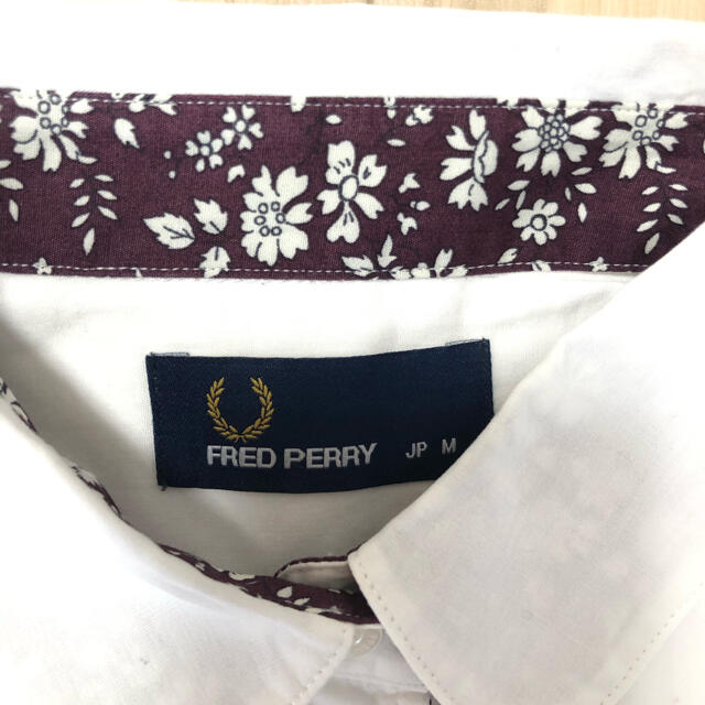 FRED PERRY(フレッドペリー)のフレッドペリー　白シャツ　長袖 レディースのトップス(シャツ/ブラウス(長袖/七分))の商品写真