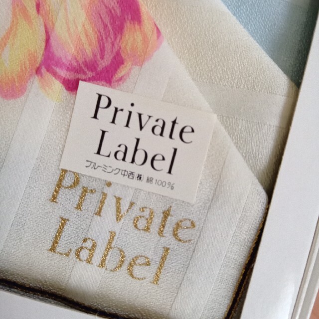 PRIVATE LABEL(プライベートレーベル)のPrivate Label　花柄　ハンカチ　2枚組 レディースのファッション小物(ハンカチ)の商品写真