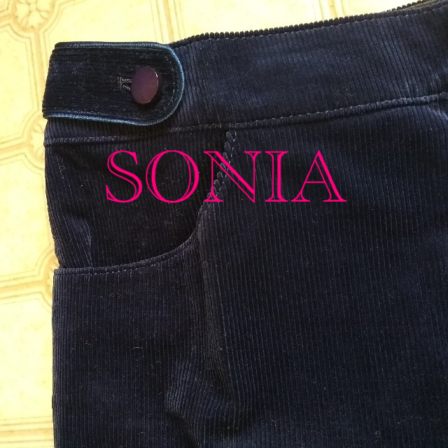 SONIA RYKIEL(ソニアリキエル)の美品　SONIA　ショートパンツ　コーディロイ レディースのパンツ(ショートパンツ)の商品写真