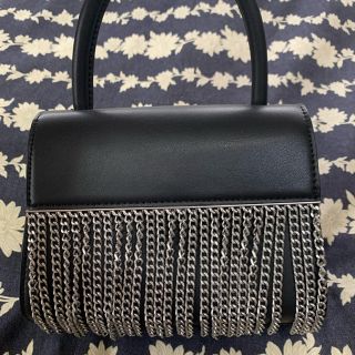 チャールズアンドキース(Charles and Keith)のメタリックフリンジトップハンドルバッグ(ショルダーバッグ)