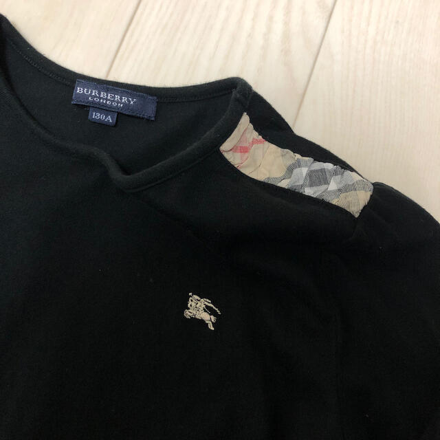 BURBERRY(バーバリー)のバーバリー　黒　カットソー130A キッズ/ベビー/マタニティのキッズ服女の子用(90cm~)(Tシャツ/カットソー)の商品写真