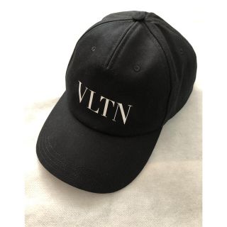 ヴァレンティノ(VALENTINO)のVALENTINO VLTN ロゴ ベースボールキャップ(キャップ)