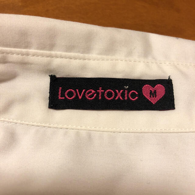 lovetoxic(ラブトキシック)のラブトキ白シャツM 制服シャツに！ キッズ/ベビー/マタニティのキッズ服女の子用(90cm~)(Tシャツ/カットソー)の商品写真