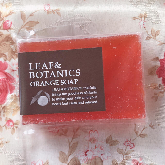 LEAF & BOTANICS(リーフアンドボタニクス)の（新品）リーフ＆ボタニクス マザーソープ オレンジ(90g) コスメ/美容のボディケア(ボディソープ/石鹸)の商品写真